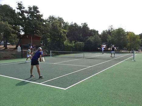 Court de tennis privatisé, jeu set et match
